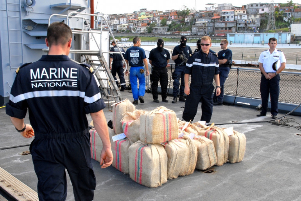 La Marine française a saisi 885 kg de cocaïne au large de l'Afrique de l'Ouest.